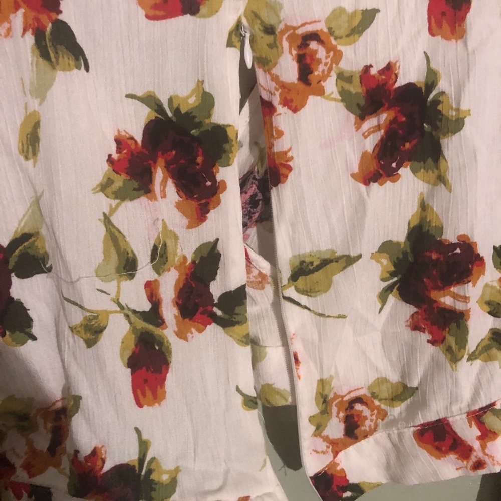 CropTop - Picture 6 of 7